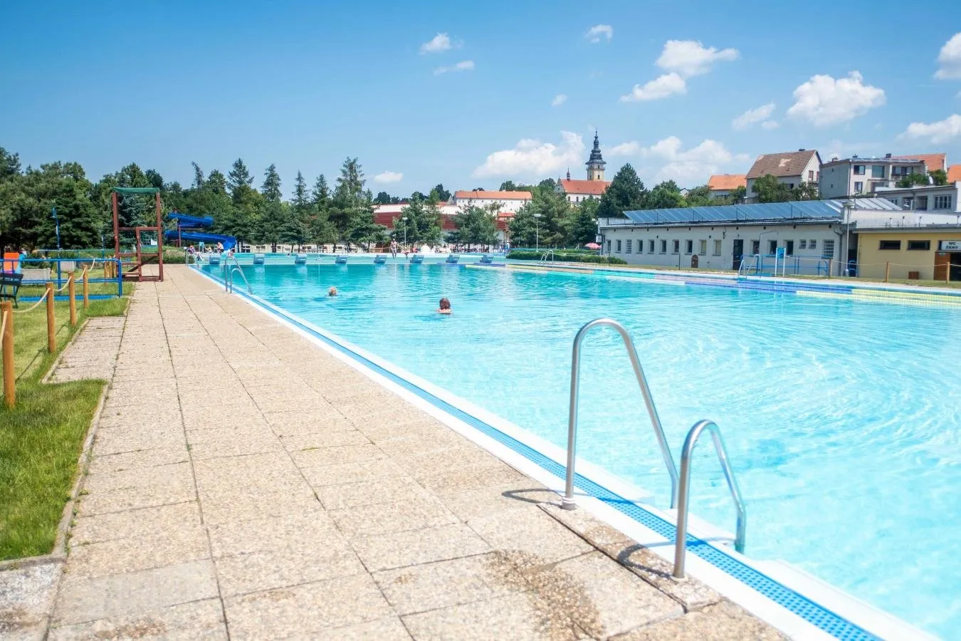 Fotografie bazénu Letní koupaliště Moravské Budějovice - 2. obrázek